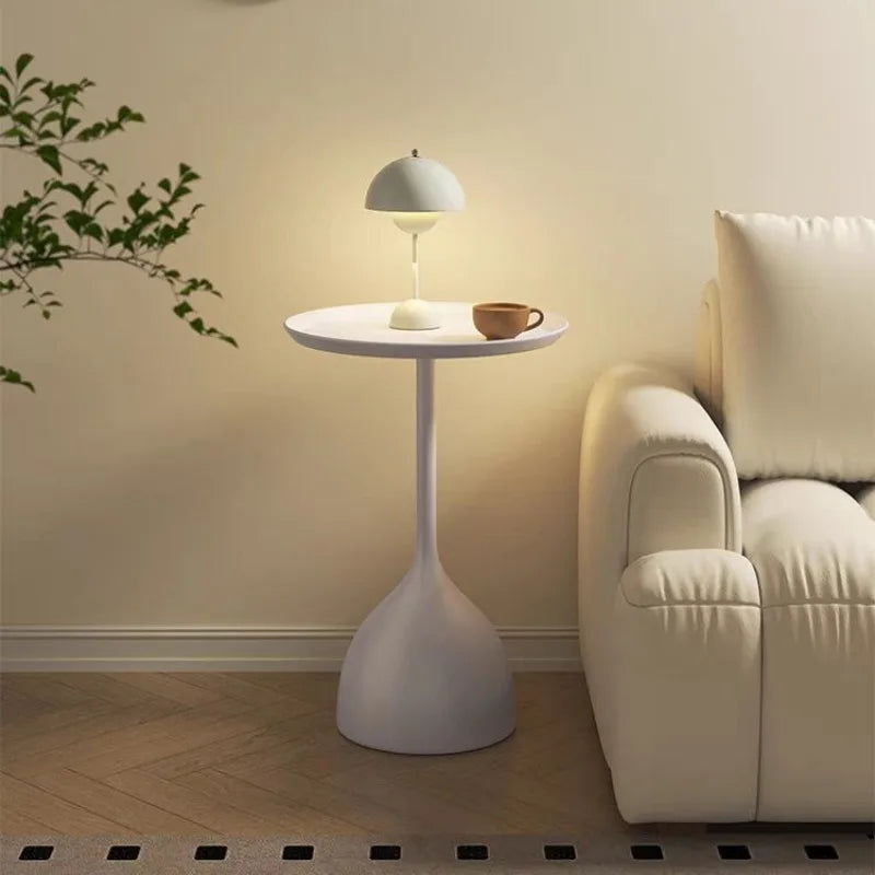שולחן צד פיסולי עם בסיס פעמון | דגם Bell Pedestal Table