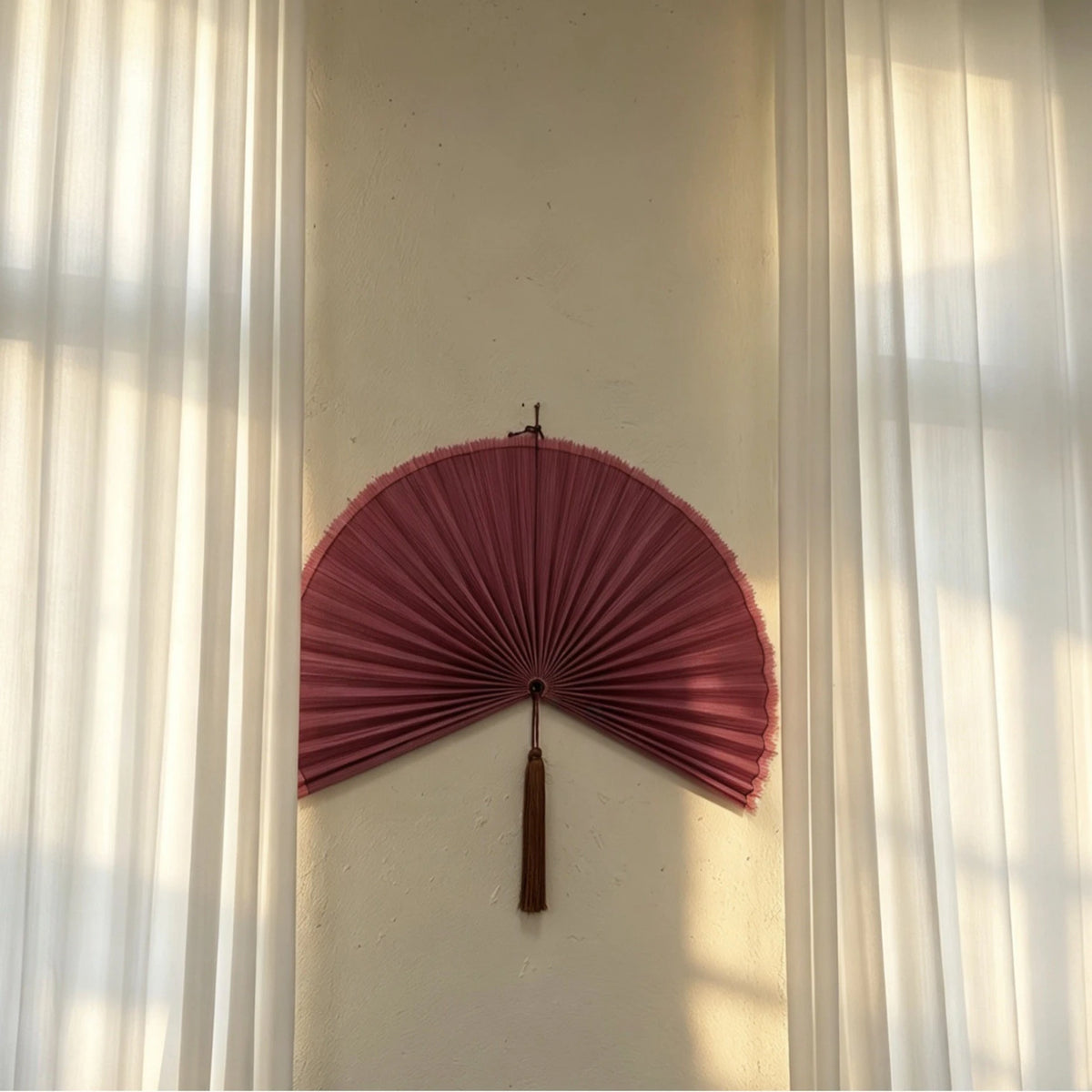 מניפת קיר במבוק ענקית דקורטיבית | דגם Imperial Bamboo Fan