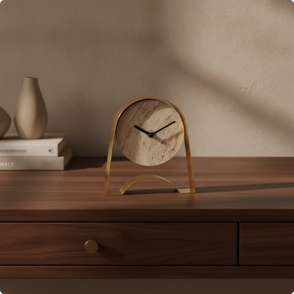שעון שולחני פיסולי במראה שיש-טרוורטין | דגם Arch Marble Clock