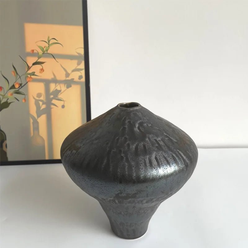 אגרטל קרמיקה פיסולי כהה | דגם Dark Diamond Pottery - My Store