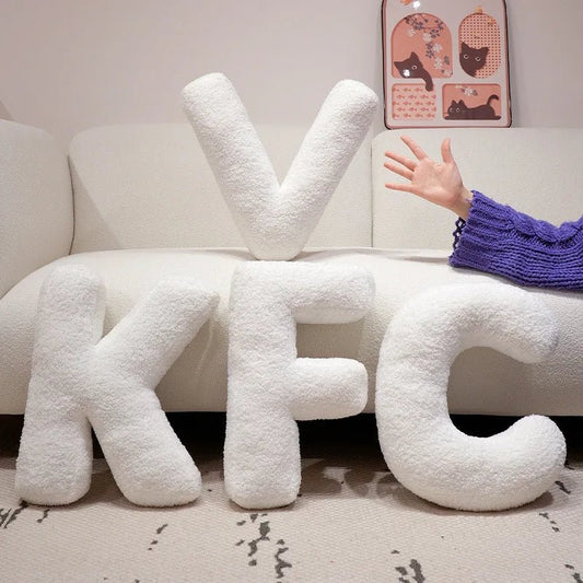 כרית אות דקורטיבית מבד בוקלה | דגם Letter Bouclé Cushion - My Store