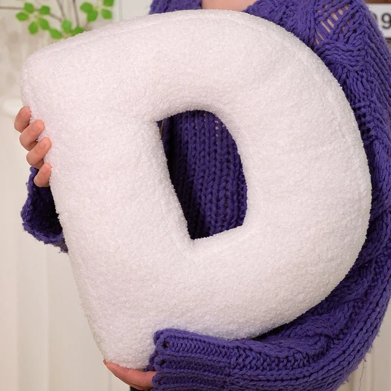 כרית אות דקורטיבית מבד בוקלה | דגם Letter Bouclé Cushion - My Store