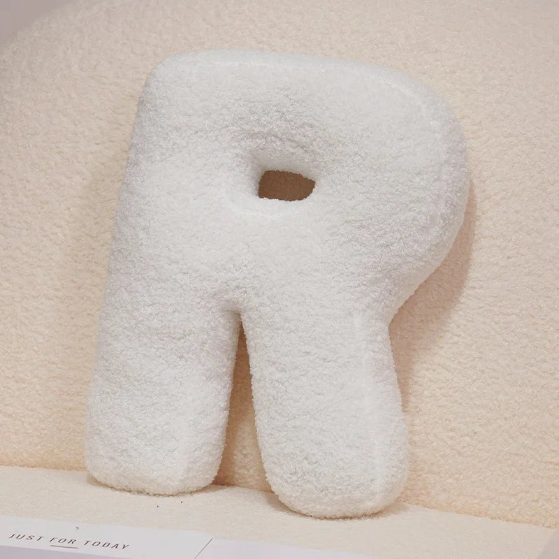 כרית אות דקורטיבית מבד בוקלה | דגם Letter Bouclé Cushion - My Store