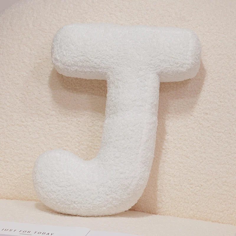 כרית אות דקורטיבית מבד בוקלה | דגם Letter Bouclé Cushion - My Store