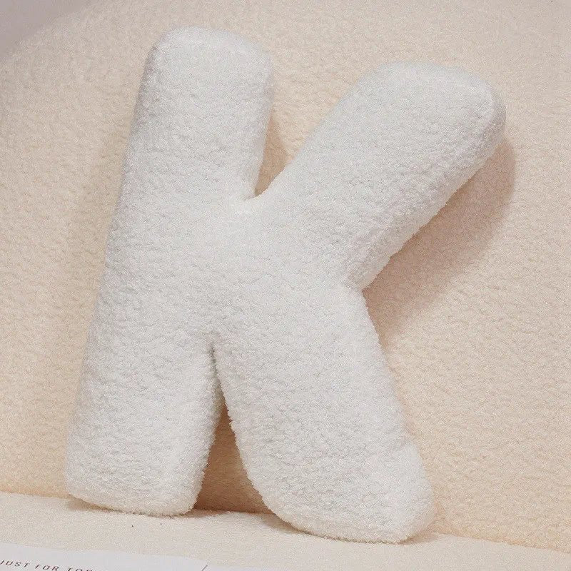 כרית אות דקורטיבית מבד בוקלה | דגם Letter Bouclé Cushion - My Store