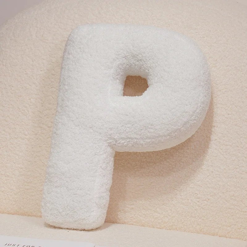 כרית אות דקורטיבית מבד בוקלה | דגם Letter Bouclé Cushion - My Store